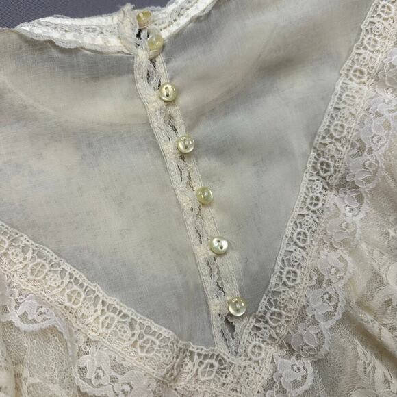 Jessica’s Gunnies Gunne Sax Lace and Crochet Ruffled Cottagecore Blouse - Picture 7 of 8